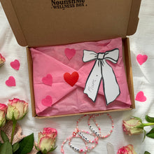 Load image into Gallery viewer, Mother’s Day Personalised Deluxe Box
