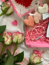 Load image into Gallery viewer, Mother’s Day Personalised Deluxe Box
